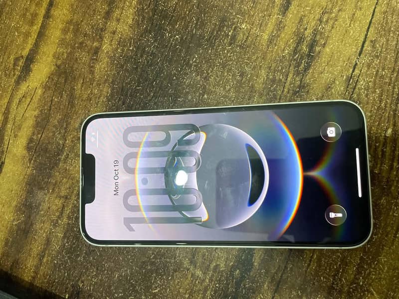 Apple iPhone 16e 0