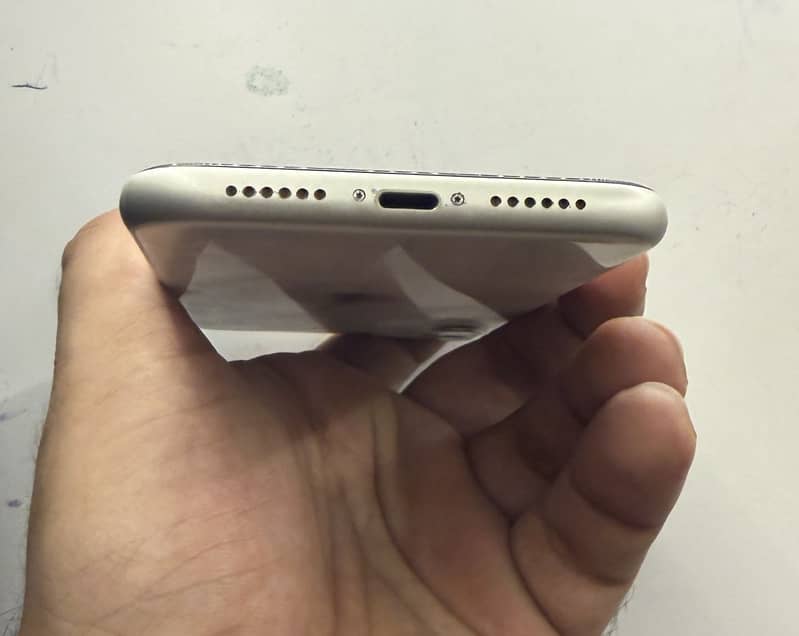 Apple iPhone 11 5