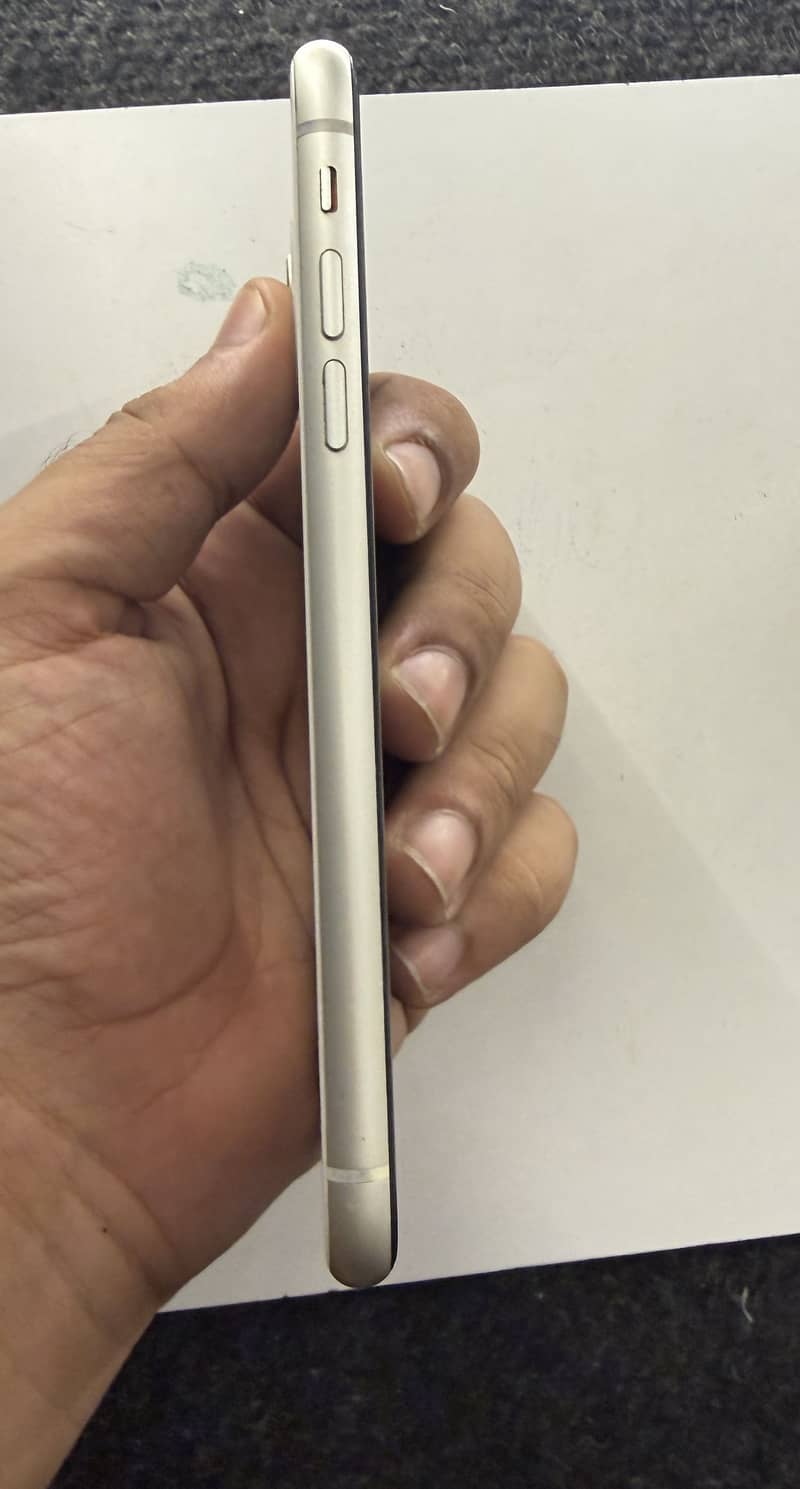 Apple iPhone 11 6