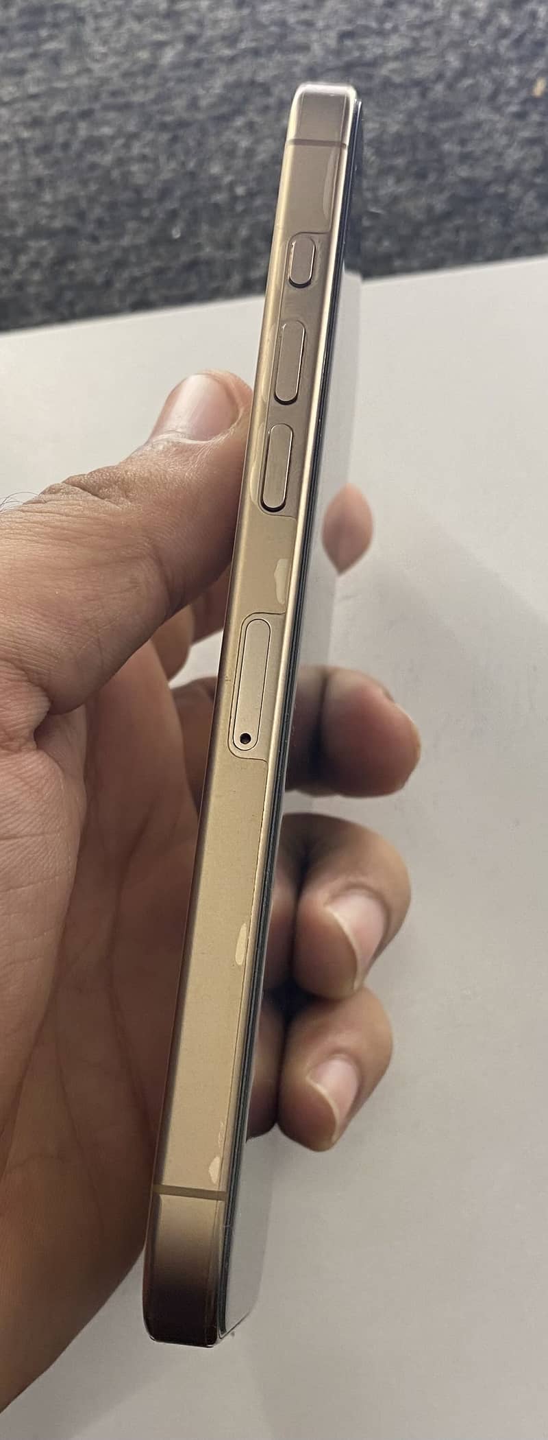 Apple iPhone 16 Pro Max 6