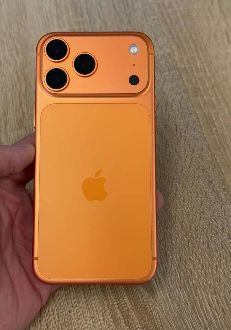Apple iPhone 17 Pro Max 0