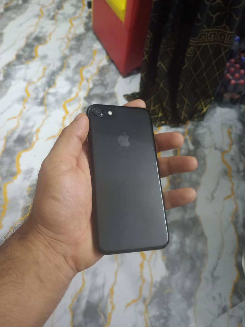 iPhone 7 128 GB 1