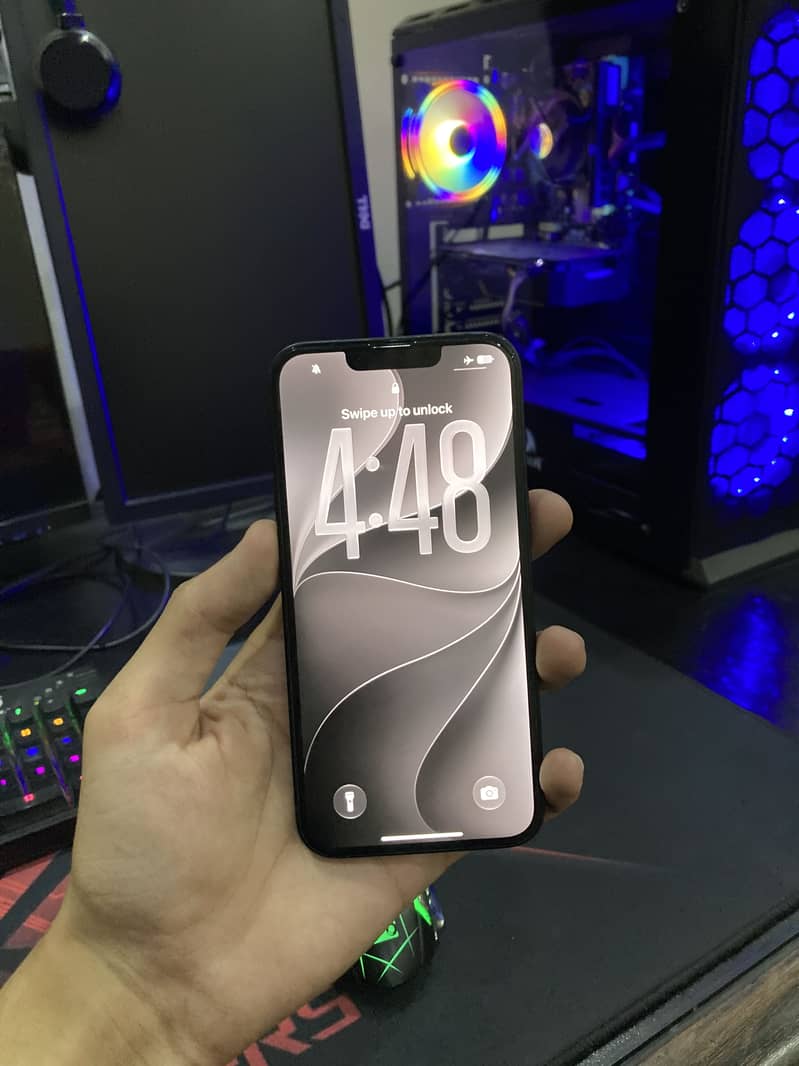Apple iPhone 16e 0