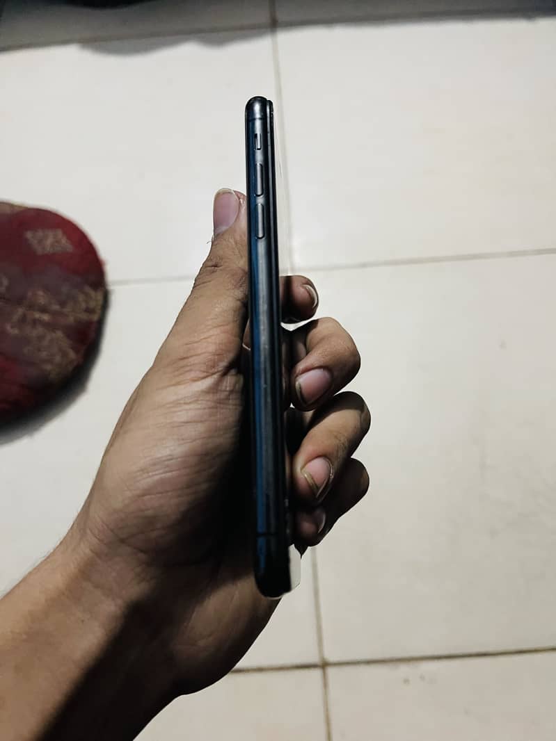 Apple iPhone X 3