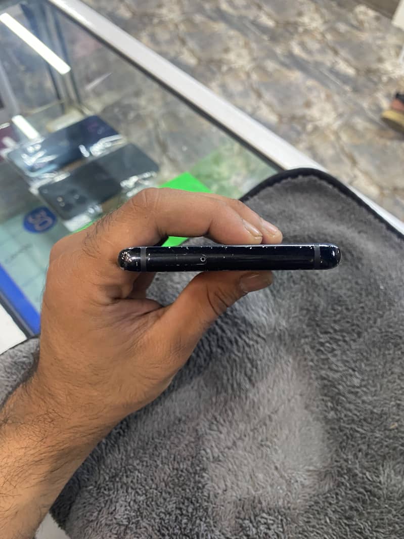 Samsung Mobile Note 8 3