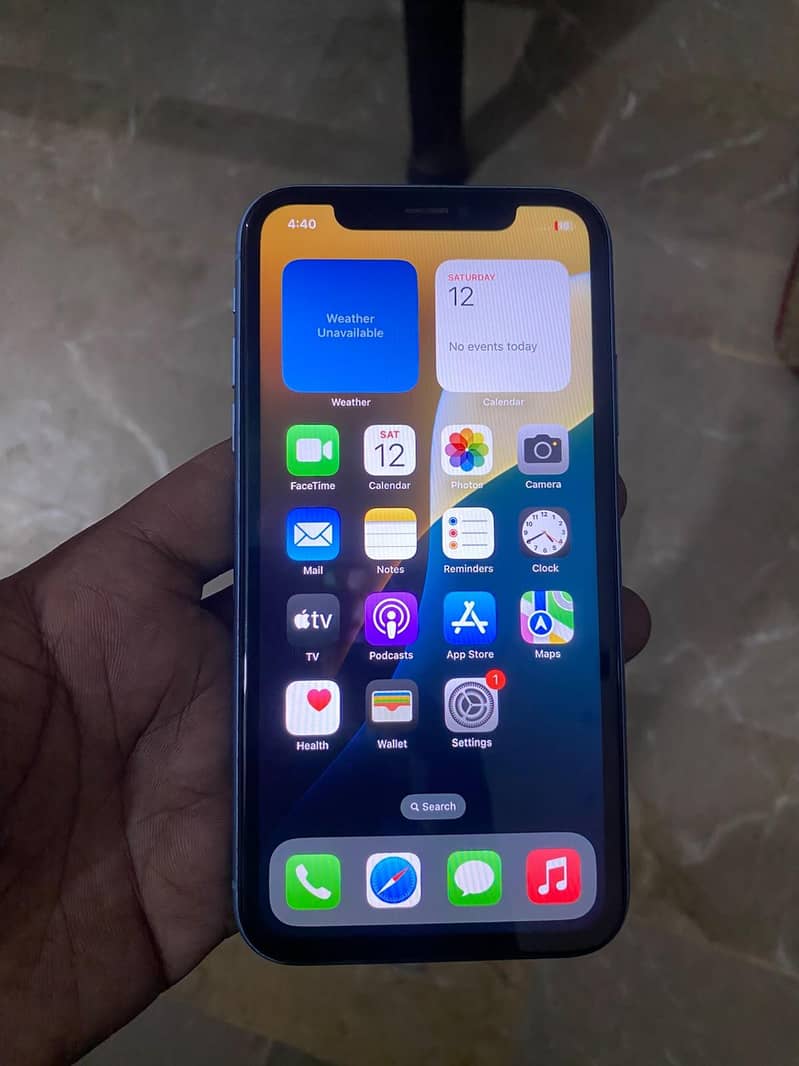iPhone XR 1