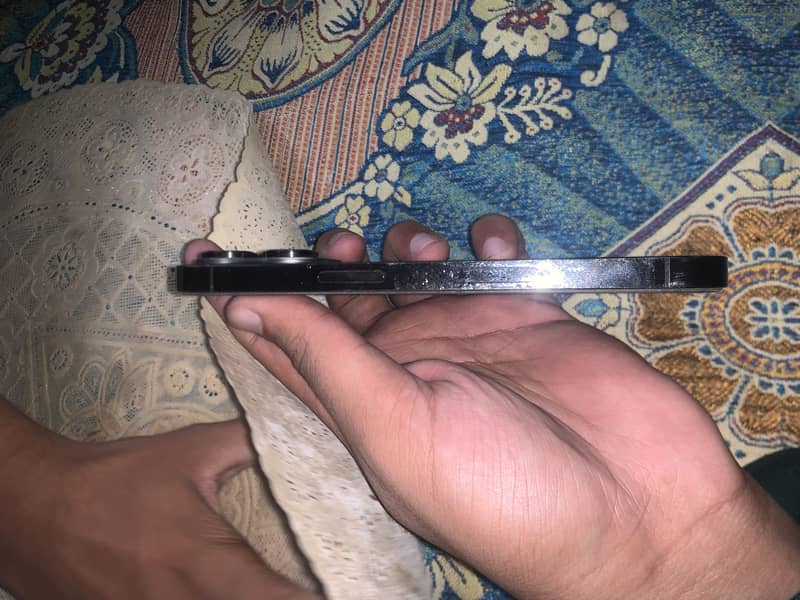 Apple iPhone 14 Pro 2