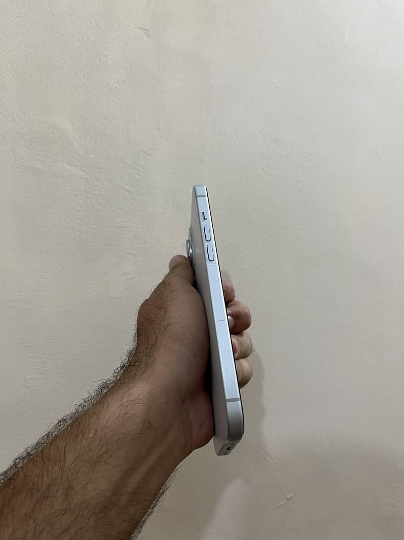 Apple iPhone 15 plus 2