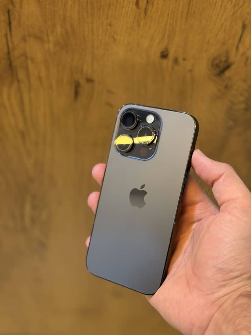 Apple iPhone 14 Pro 1