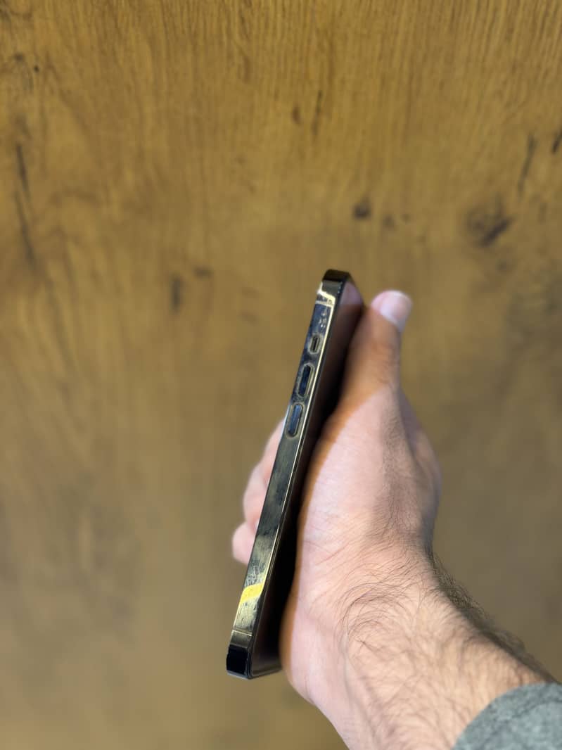 Apple iPhone 14 Pro 2
