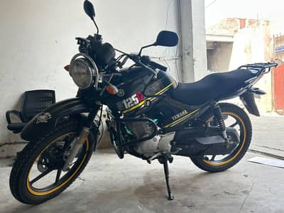 YBR 125 G Just like new bike
