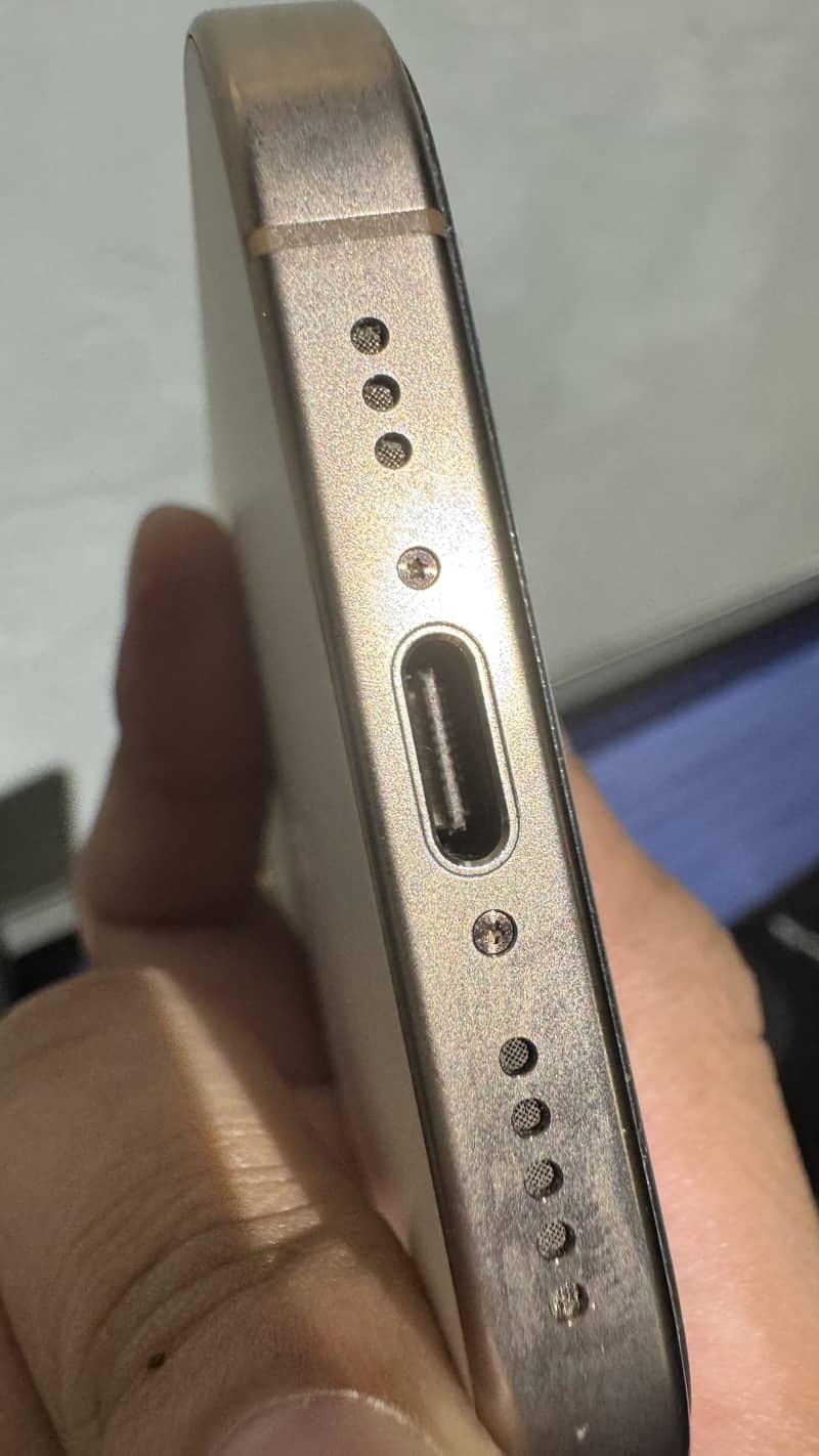 Apple iPhone 16 Pro 2