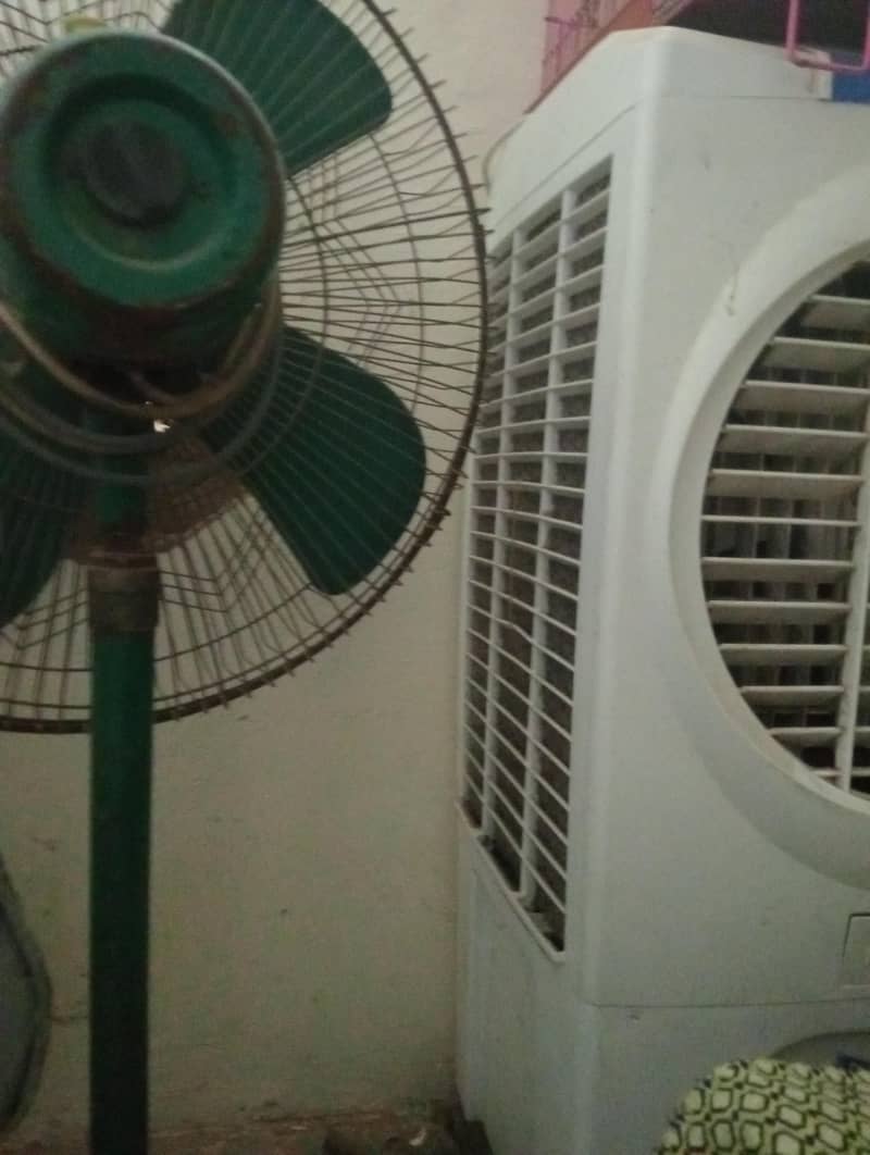 جس بھائی نے لینا ہے وہ اس نمبر پر رابطہ کرے 03017150441برائے فروخت 2
