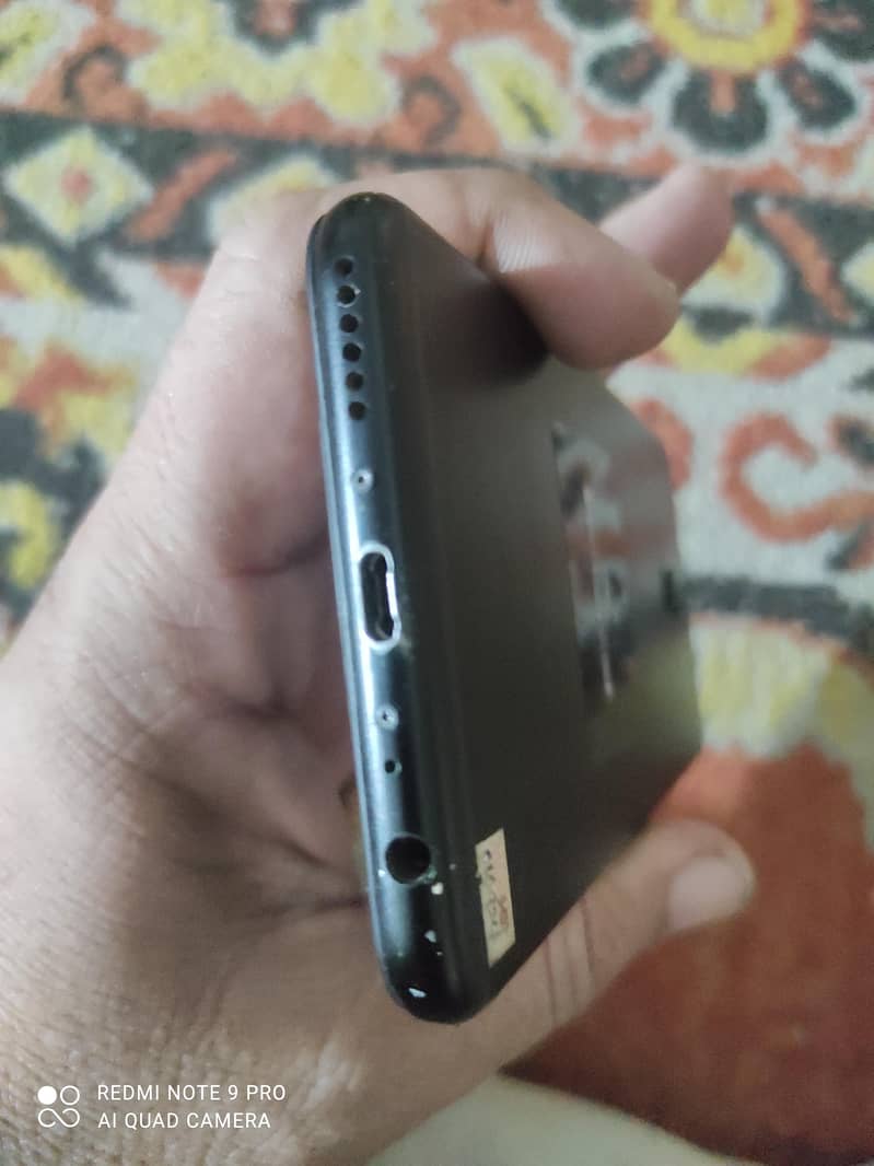 Huawei Nova 2i . . 4/64 4
