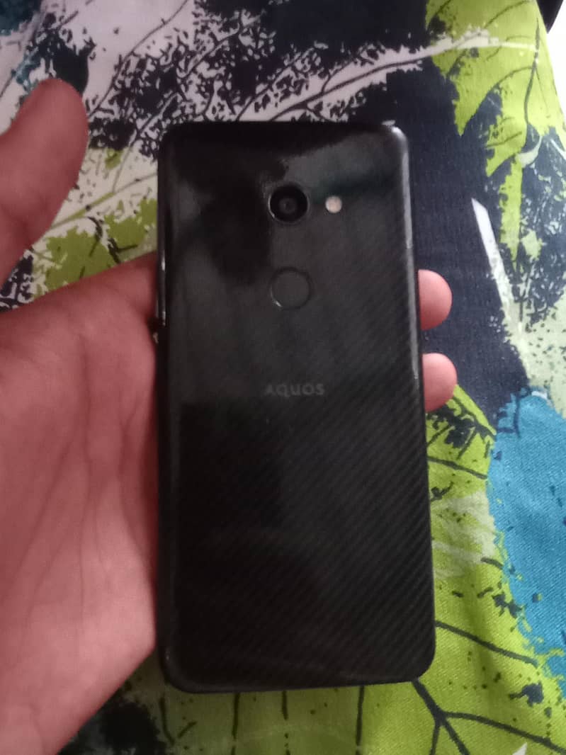 Sharp Aquos Zero 6/128 1