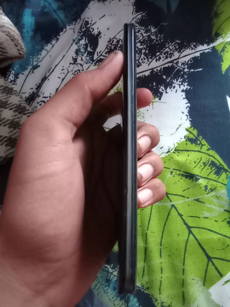 Sharp Aquos Zero 6/128 4