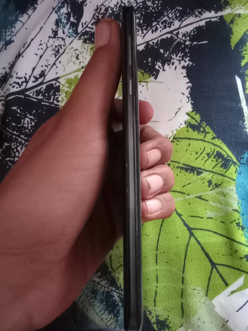 Sharp Aquos Zero 6/128 5