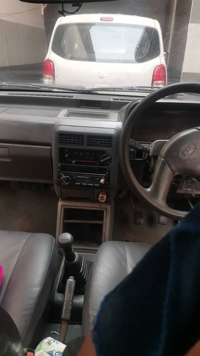 KIA Classic 2001 3