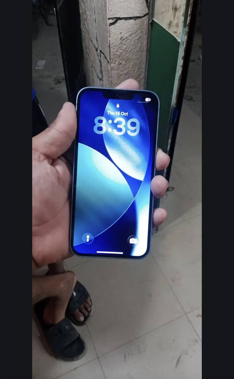 Apple iPhone 13 2