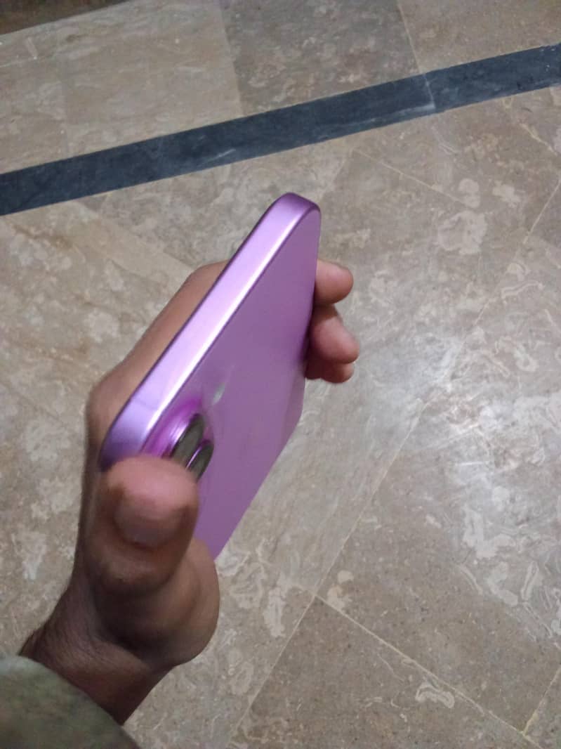 Apple iPhone 16 Plus 3