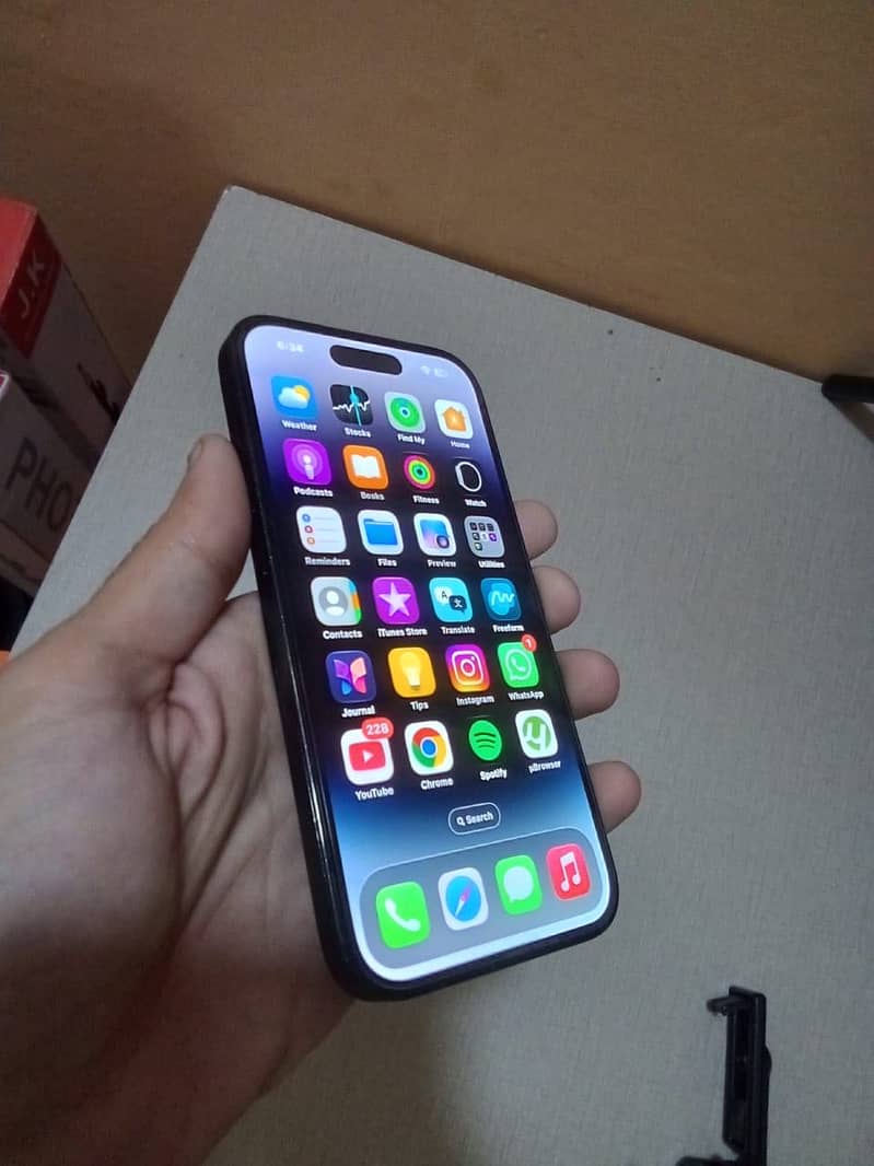 Apple iPhone 14 Pro 1