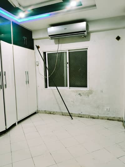 Room available for rent in E11 4