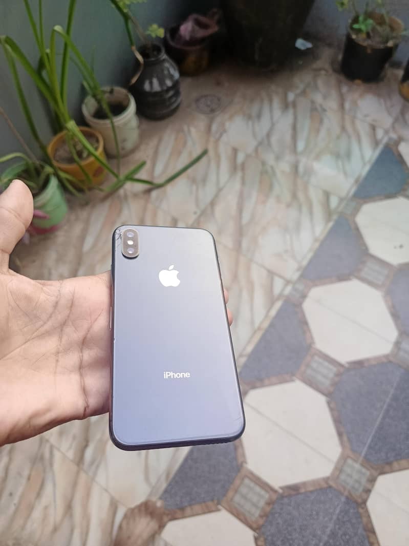Apple iPhone X 3