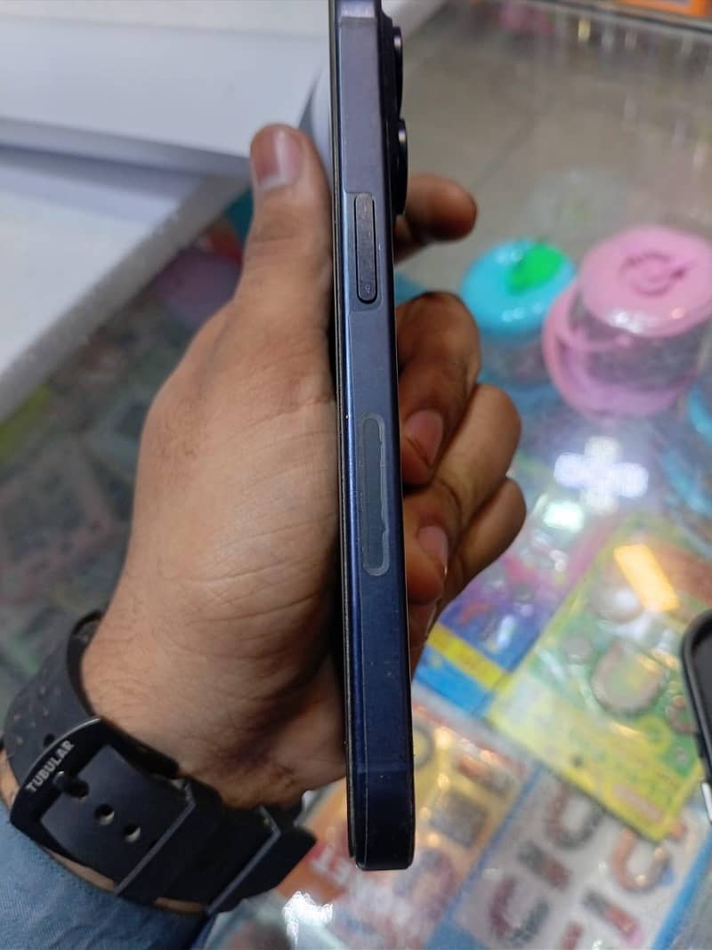 Apple iPhone 15 Pro 0