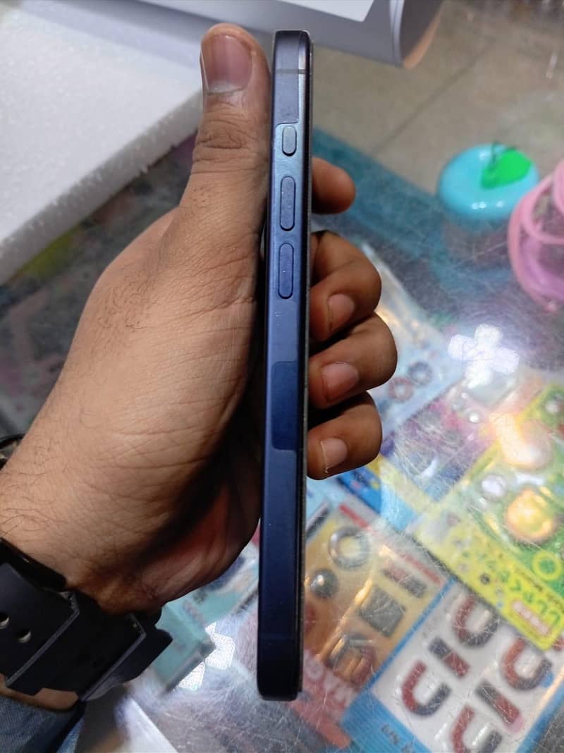 Apple iPhone 15 Pro 2
