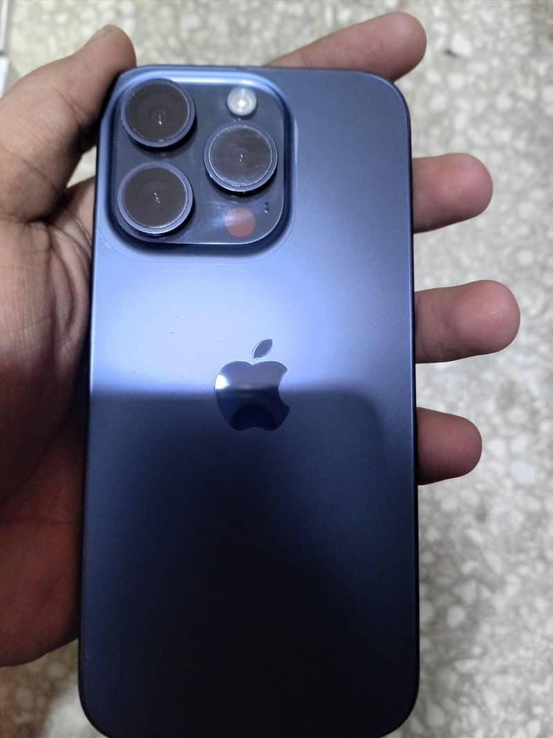 Apple iPhone 15 Pro 4