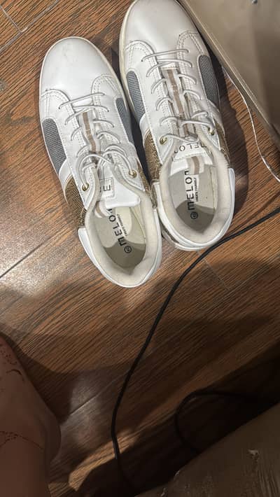 Branded used shoes heel are Avalaible for sale in exactly new conditi