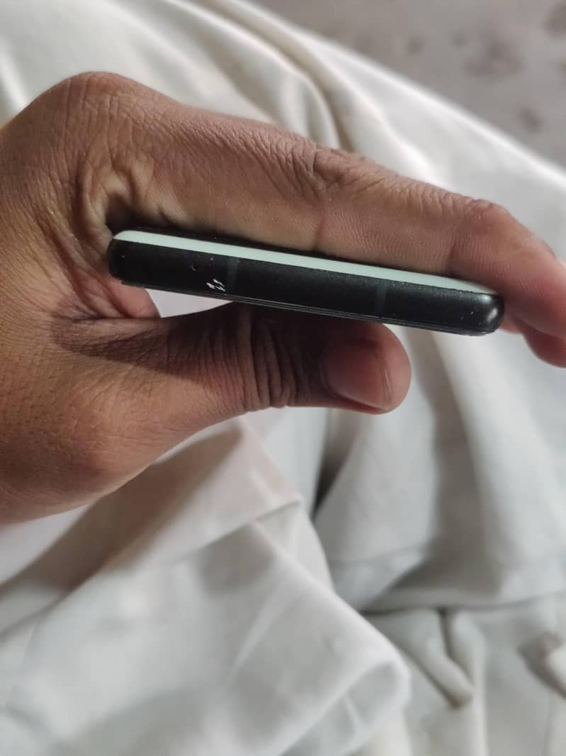 Google Pixel 6a 4