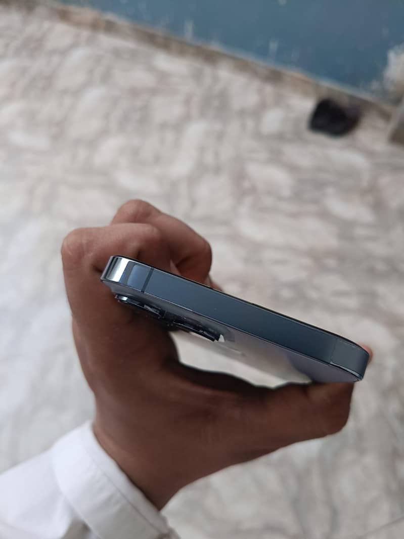 Apple iPhone 13 Pro Max 3