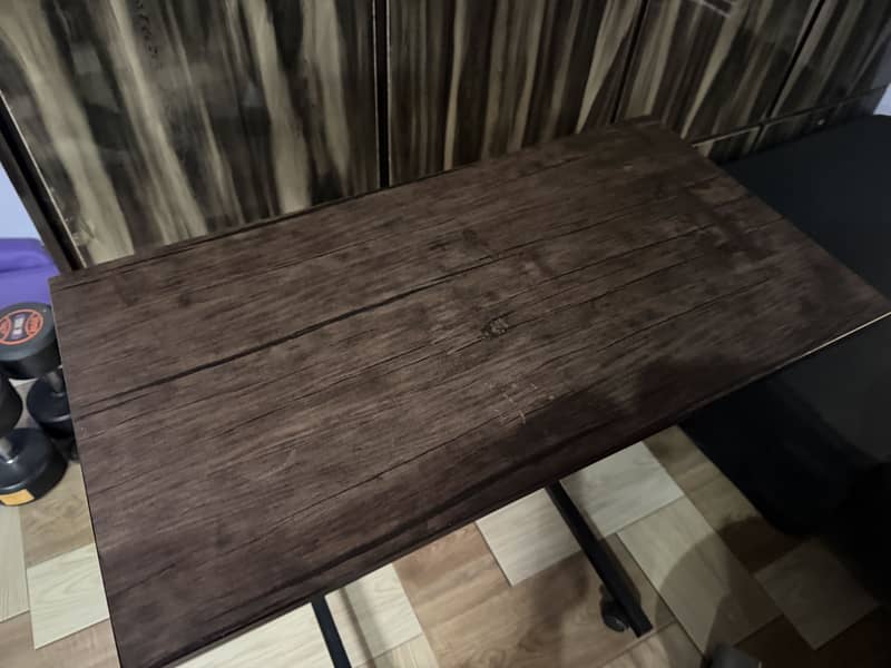 Height Adjustable Table 4