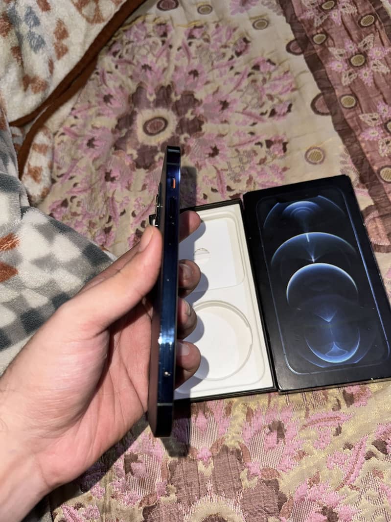 Apple iPhone 12 Pro 3