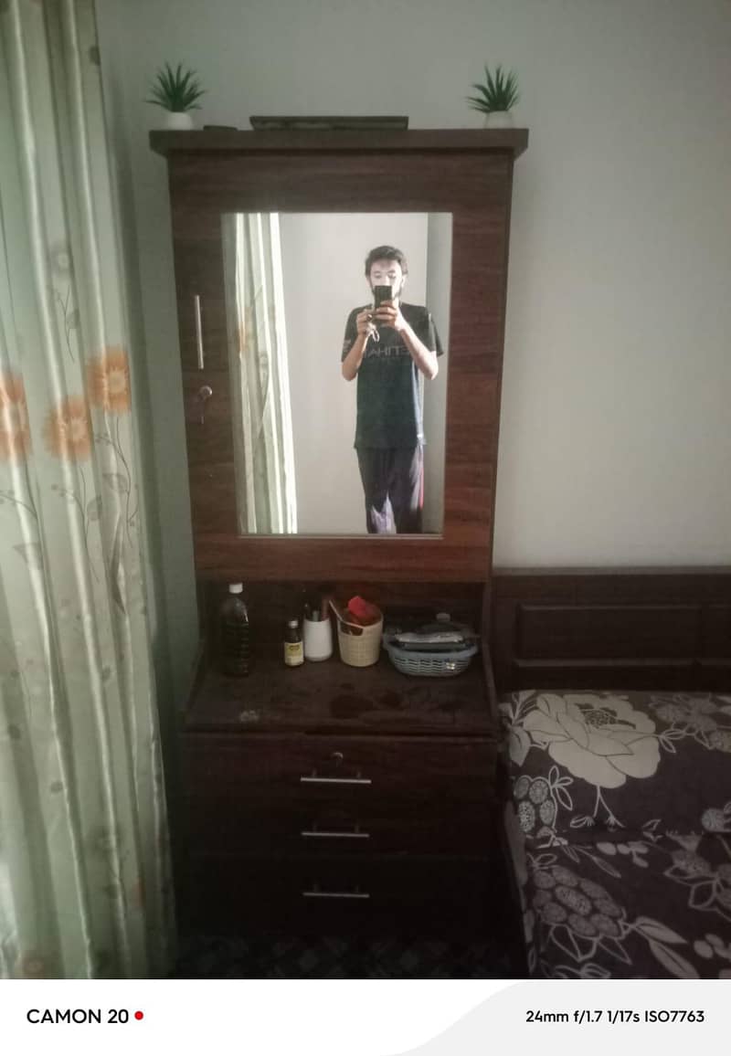 Bed Dressing table and Almari 1