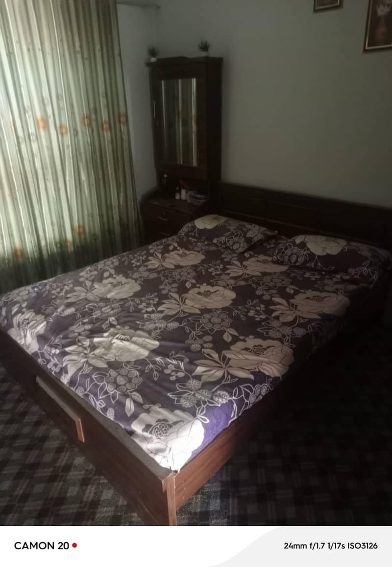 Bed Dressing table and Almari 2
