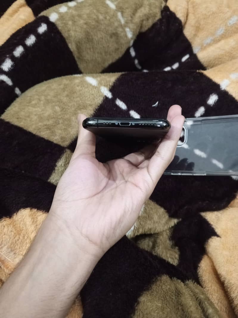 Apple iPhone 11 Pro 3