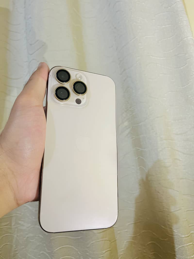 Apple iPhone 16 Pro Max 5