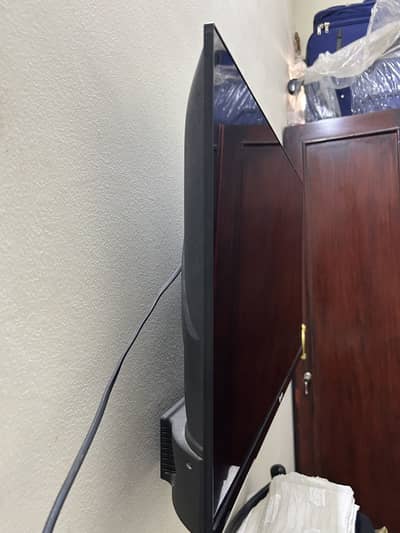Android smart led 32 inch orange company slightly used