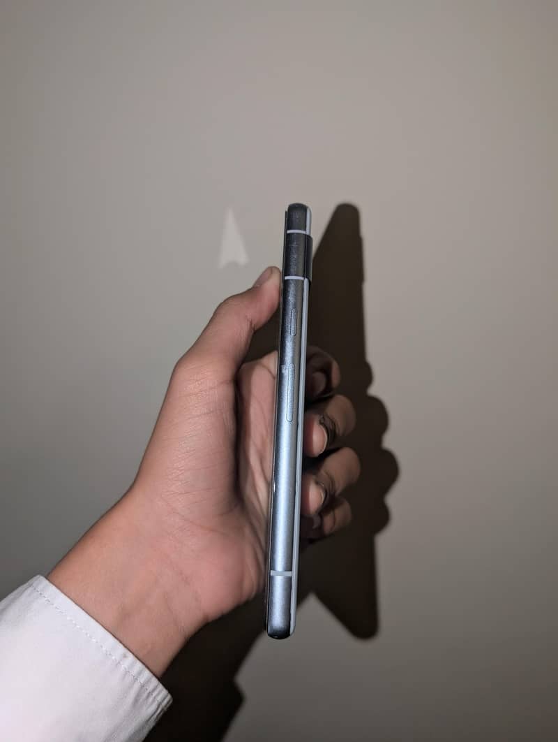 Google Pixel 7a 4