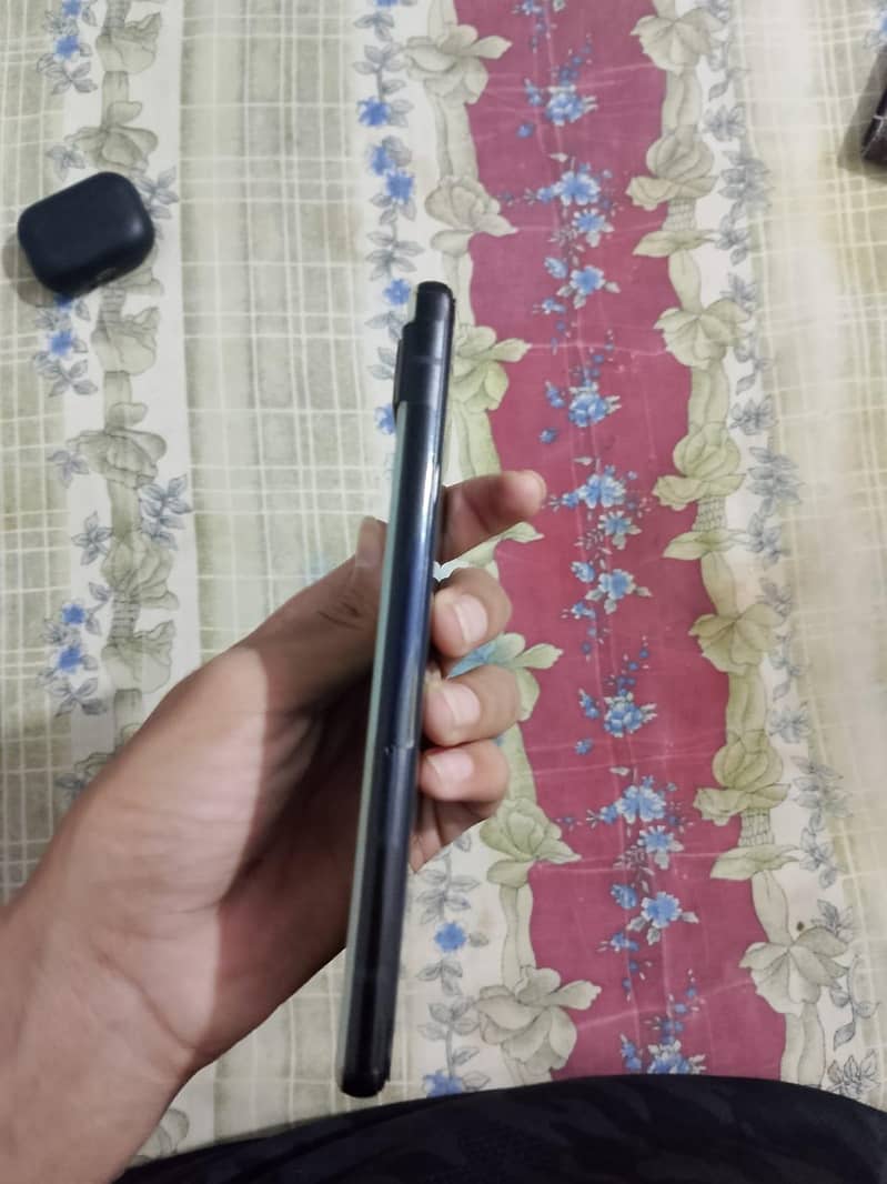 Google Pixel 6a 5