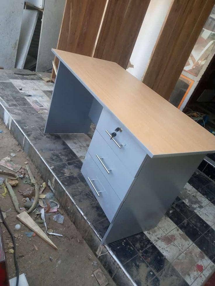 Computer Table 3