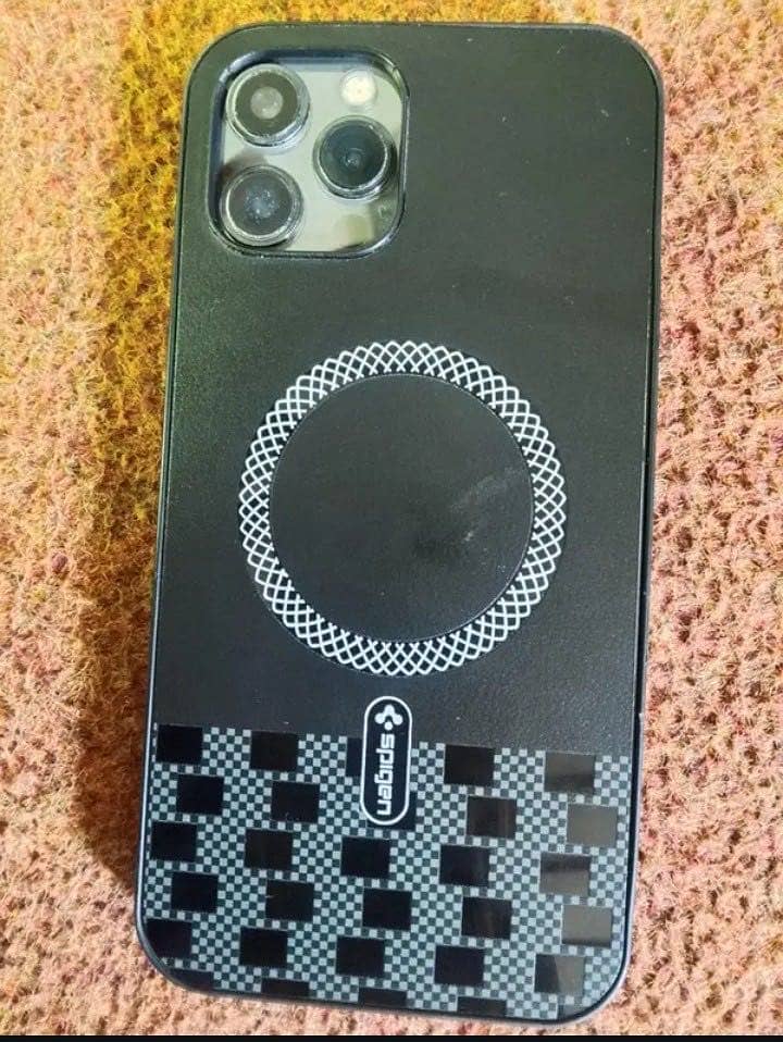 Apple iPhone 12 Pro Max 4