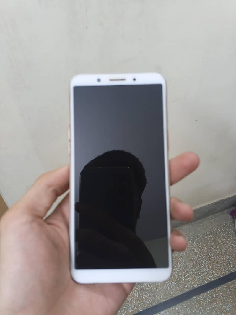 OPPO A83 1