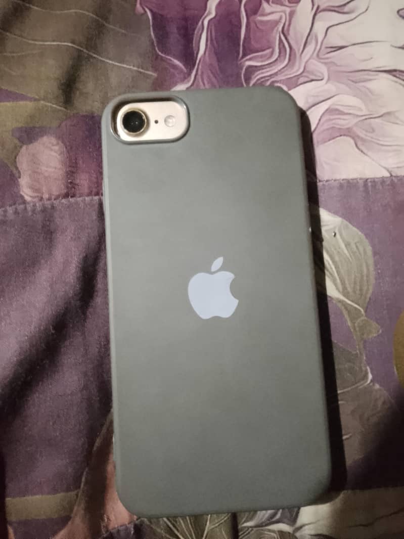 Apple iPhone 7 1