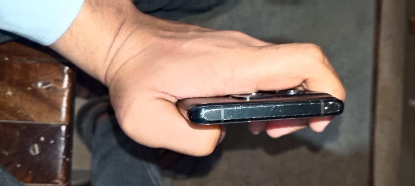 One Plus 10 Pro 4