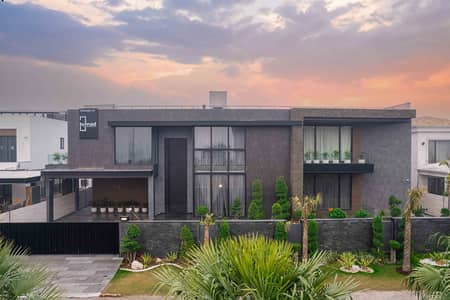 ANW REAL ESTATE PROUDLY OFFERS: 2 KANAL ELEGANT AND FULLY MAINTAINED SUPER HOT LOCATED BUNGALOW IS AVAILABLE IN THE BEST BLOCK OF DHA PHASE 7 - LAHORE.