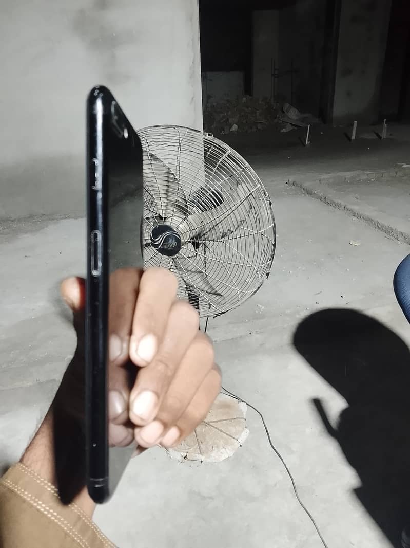 Apple iPhone 7 Plus 2