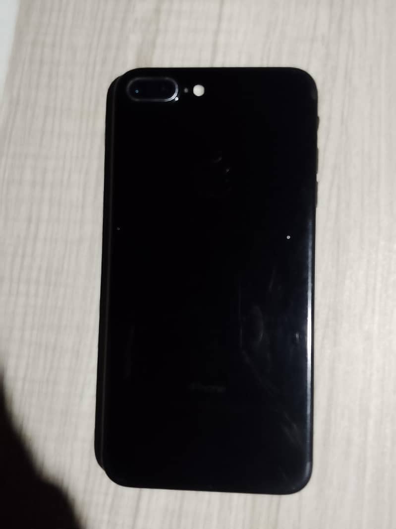 Apple iPhone 7 Plus 6